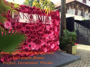 Backdrop hoa giấy 81 - MỸ PHẨM LANCOME