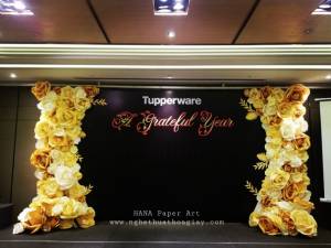 Tupperware- A Grateful Year